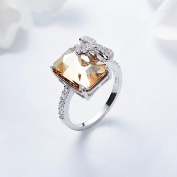 Giffany 925 sterling silver Fashion Finger Ring Embellished with Swarovski Red Cut Rectangle Crystal